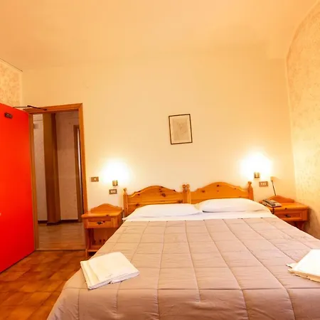 Appennino 酒店 菲乌马尔博